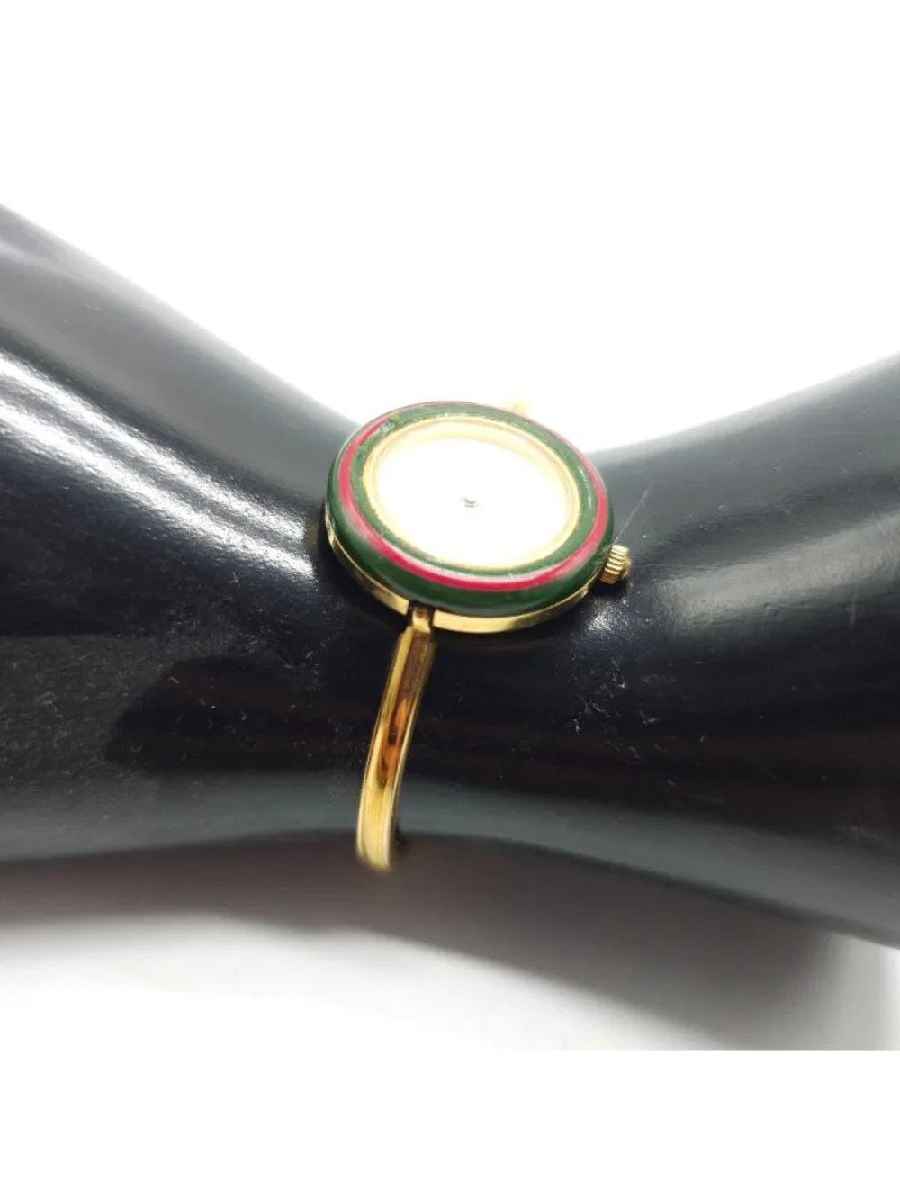 Gucci Womens 1100L Vintage Bangle Watch Gold-Tone Green/Red Enamel